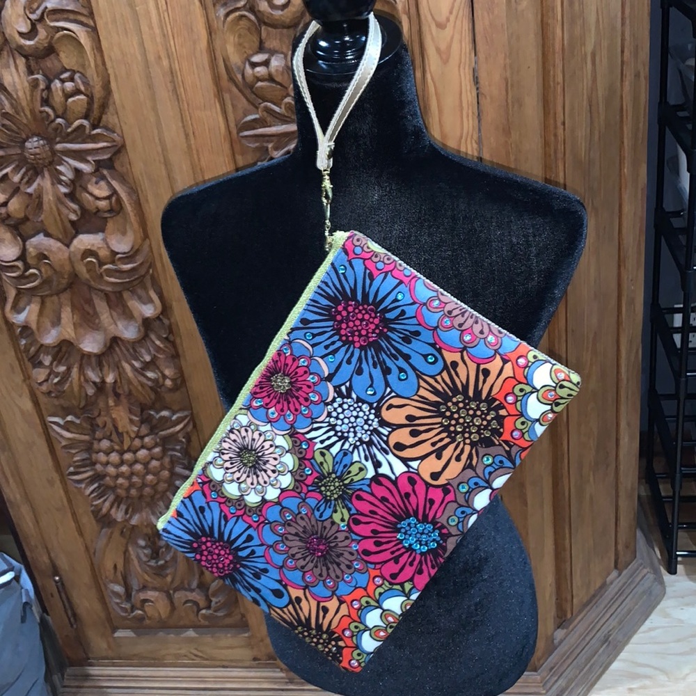 Like new! Vermany floral wristlet clutch